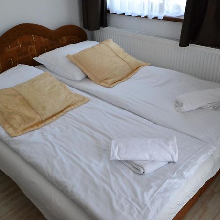 Gosciniec Kaszebe Bed & Breakfast Leba Bagian luar foto